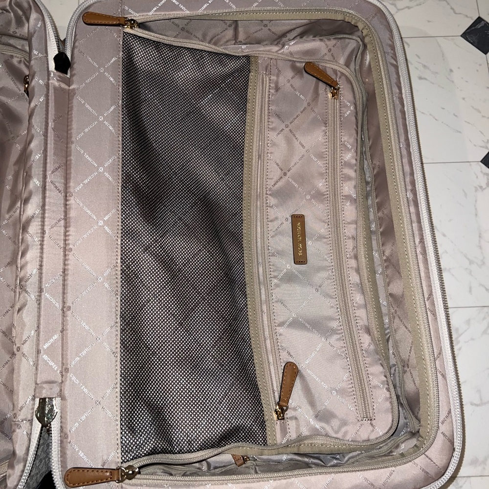 Michael Kors Brown and Cream Carry On - Picture 7 of 7